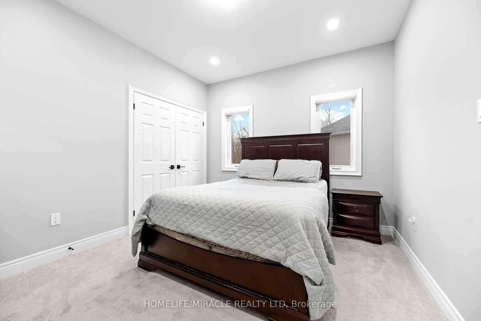 147 Ambrous Crescent Property Photo 24