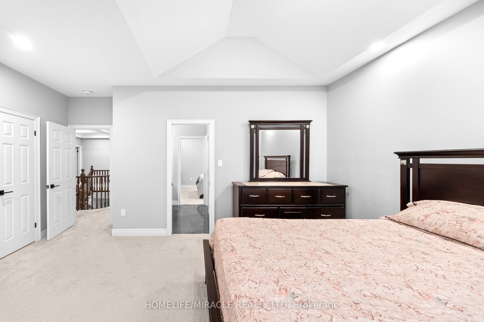 147 Ambrous Crescent Property Photo 29