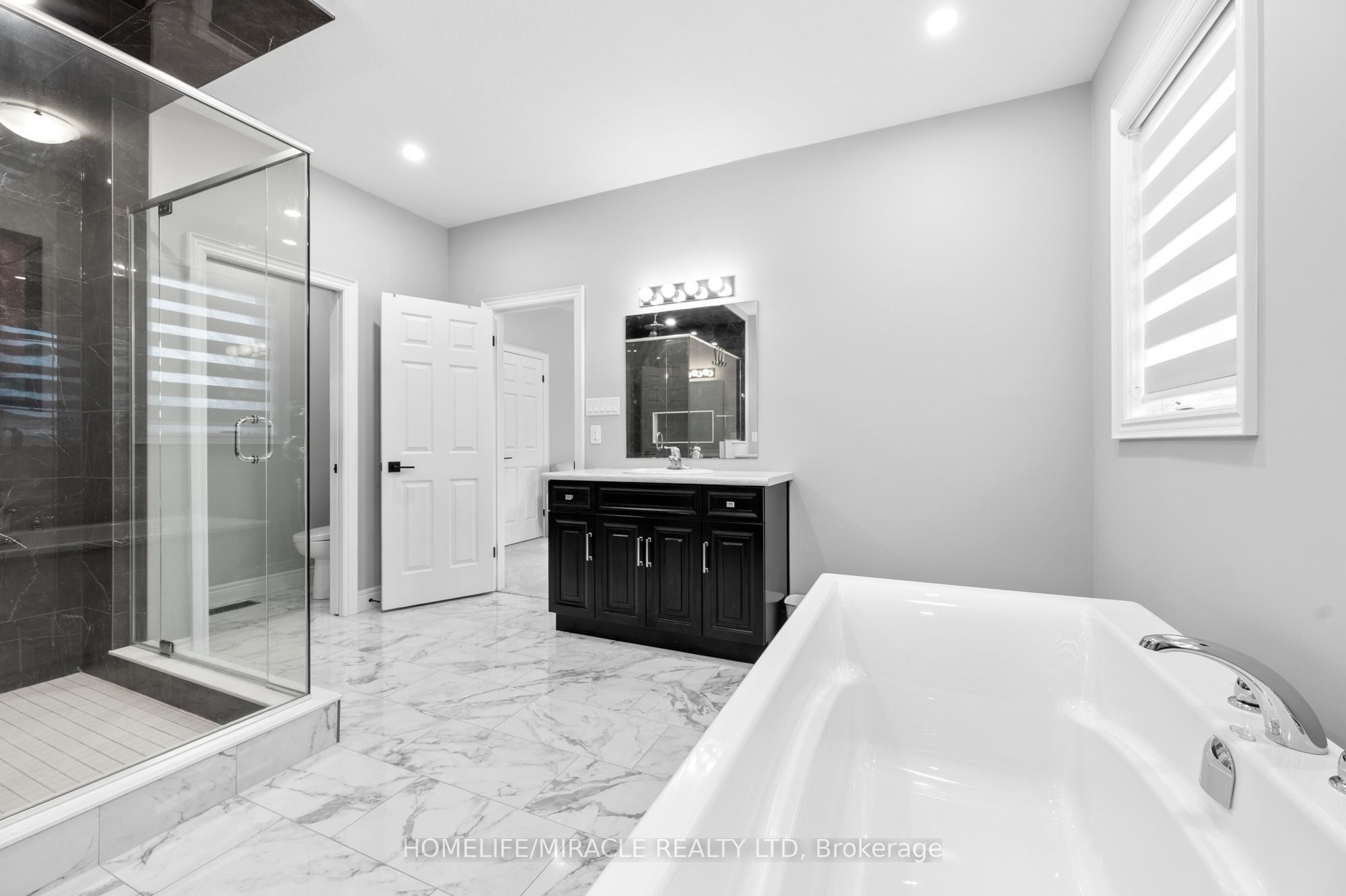147 Ambrous Crescent Property Photo 33
