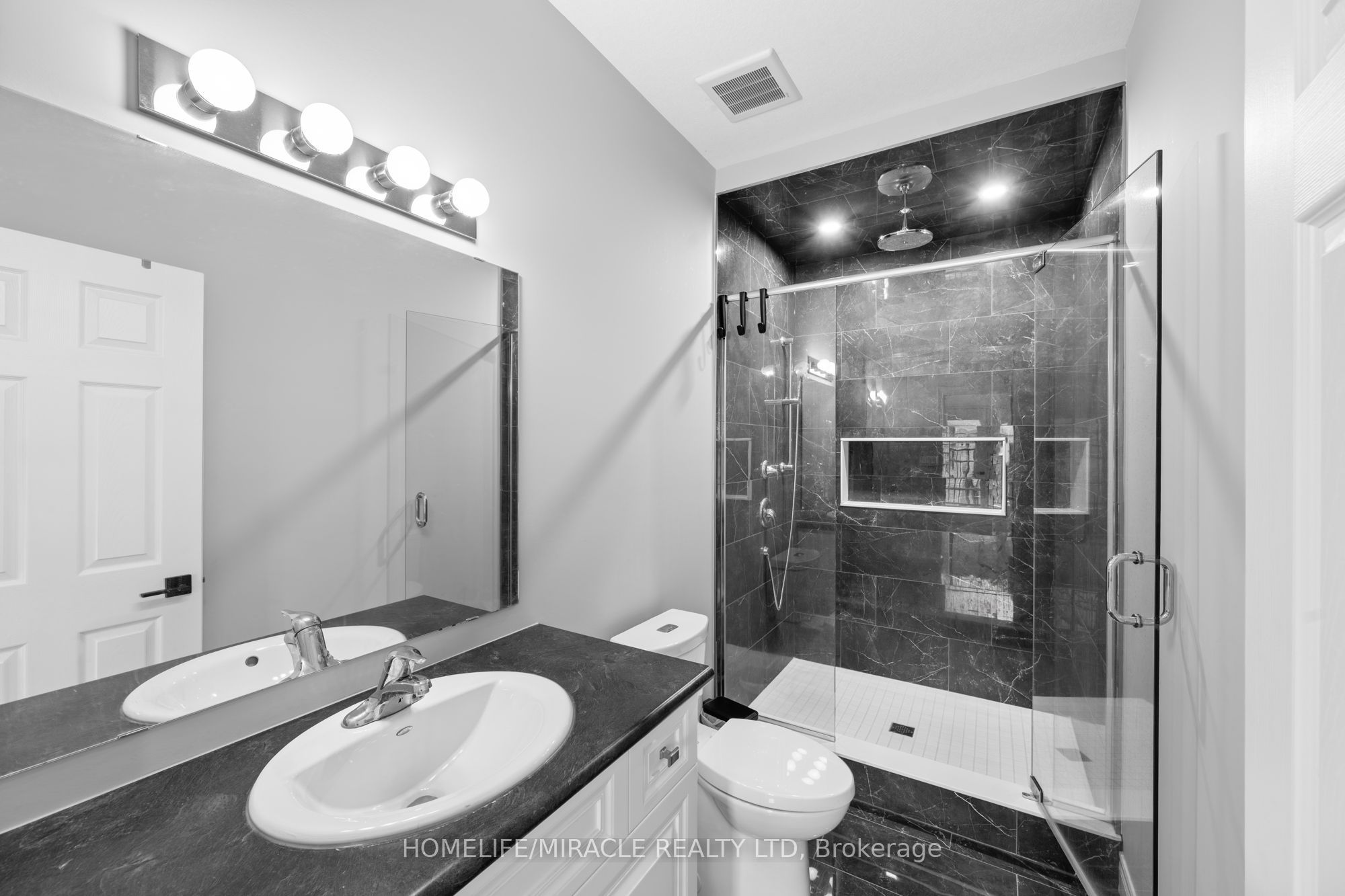 147 Ambrous Crescent Property Photo 39