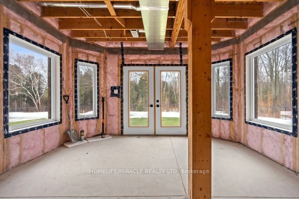 147 Ambrous Crescent Property Photo 43