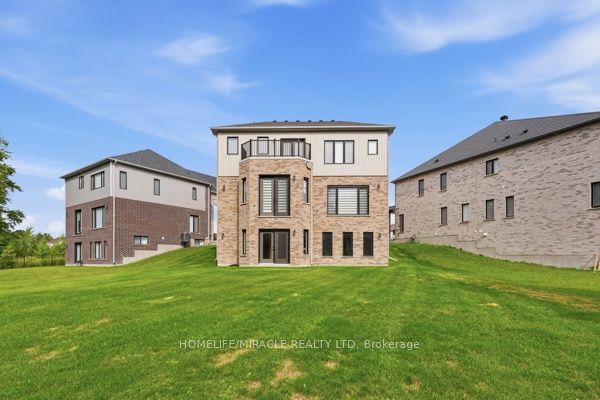 147 Ambrous Crescent Property Photo 45
