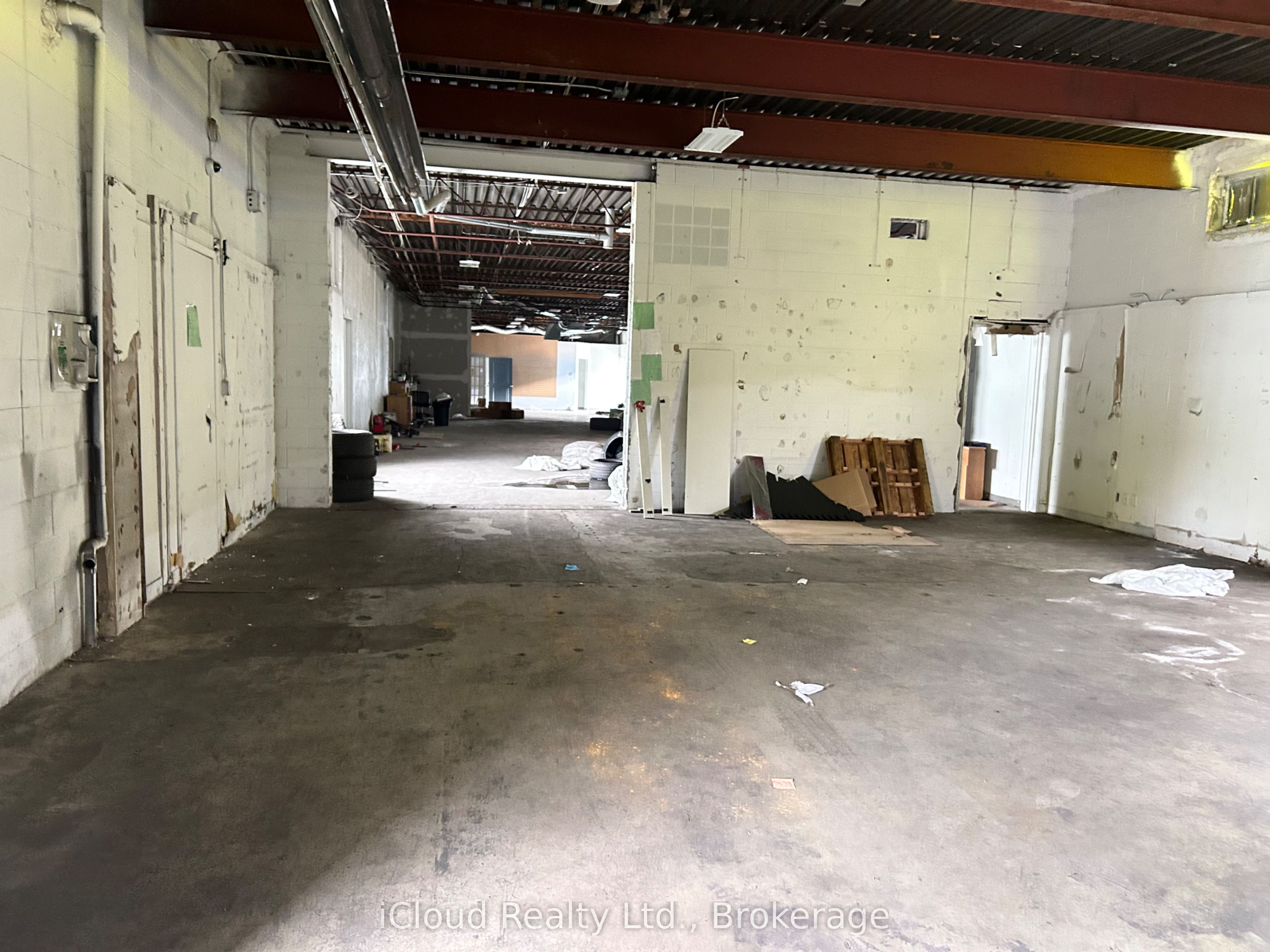 1258 Victoria Street N Property Photo 16