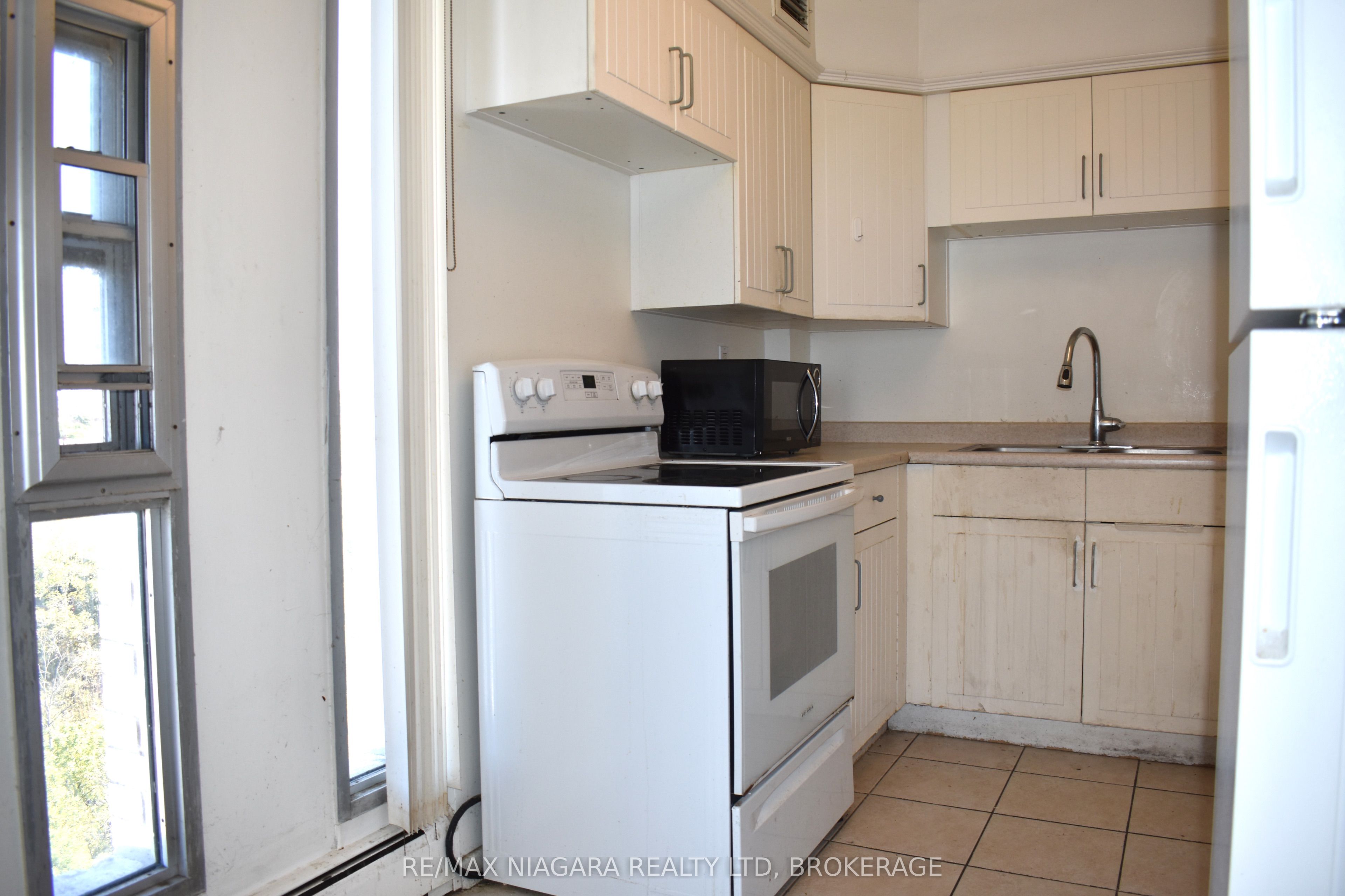 35 Towering Heights Boulevard 1002 Property Photo 9