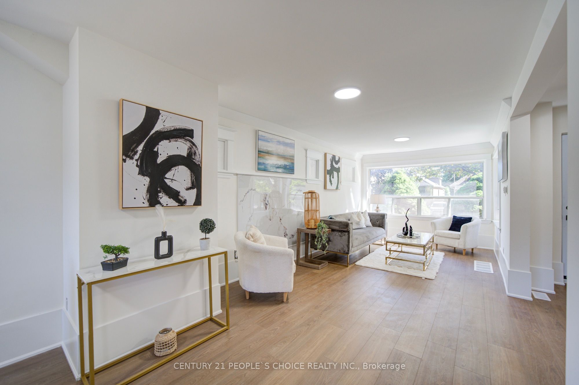 176 London Street S Property Photo 15