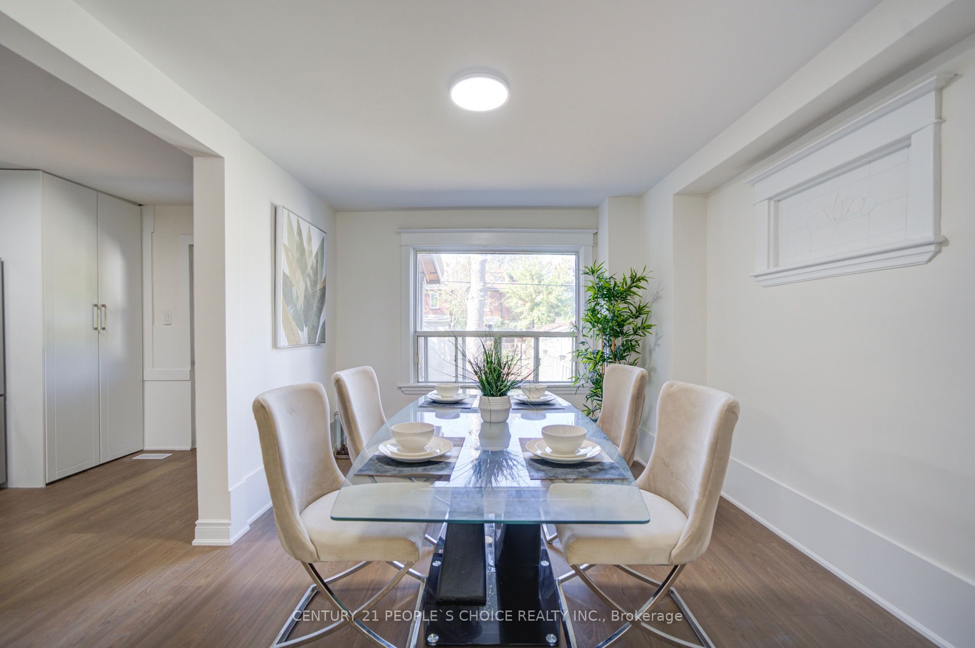 176 London Street S Property Photo 16