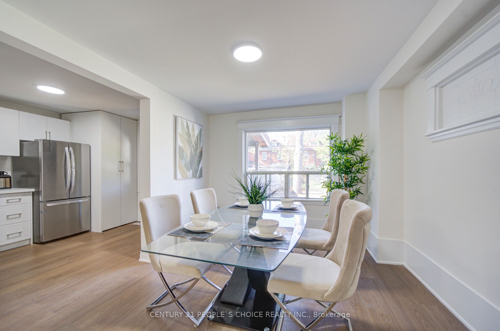 176 London Street S Property Photo 17