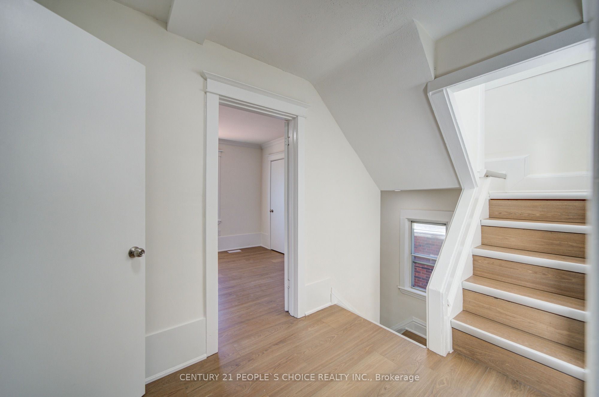 176 London Street S Property Photo 22