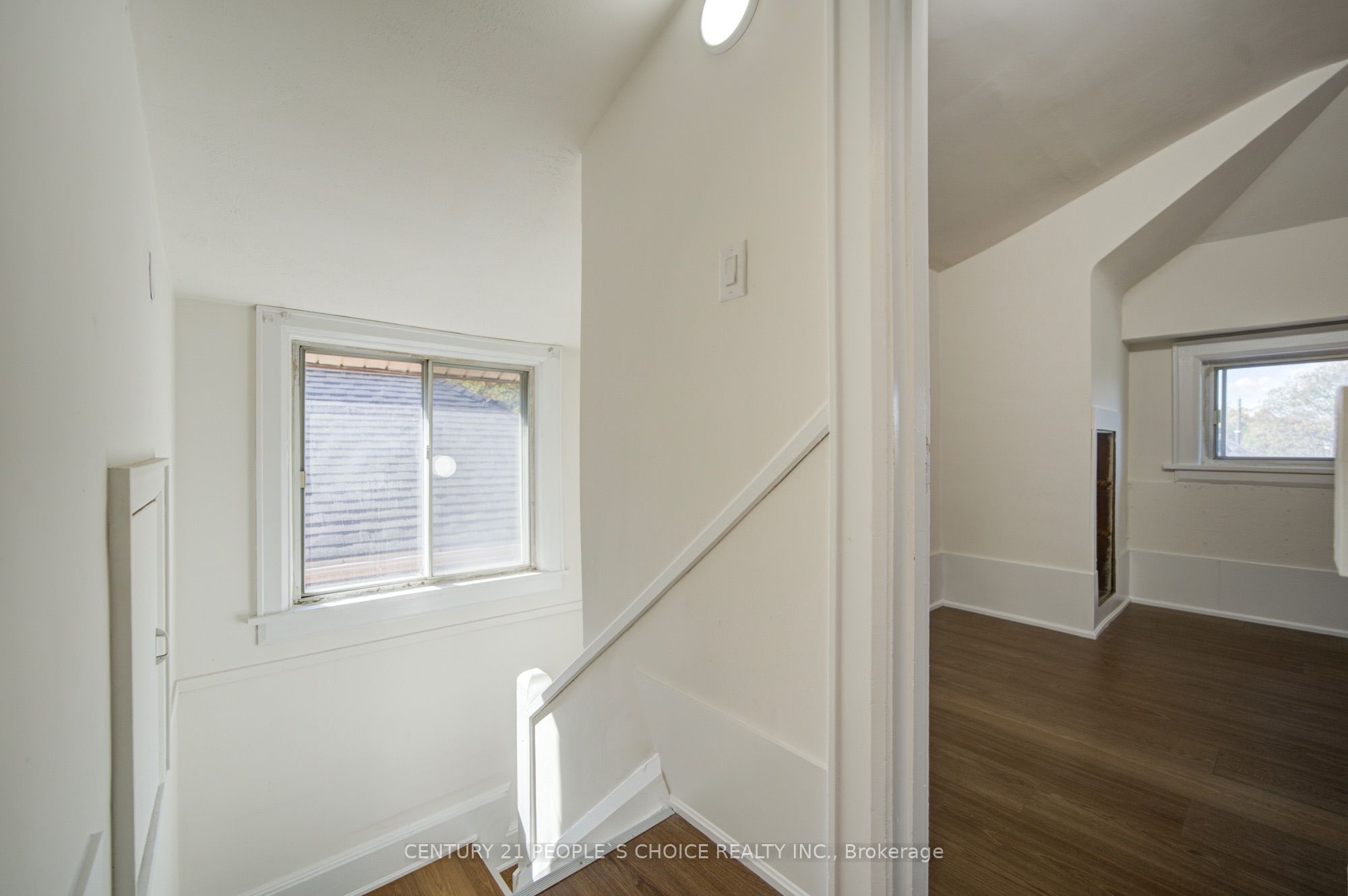 176 London Street S Property Photo 36