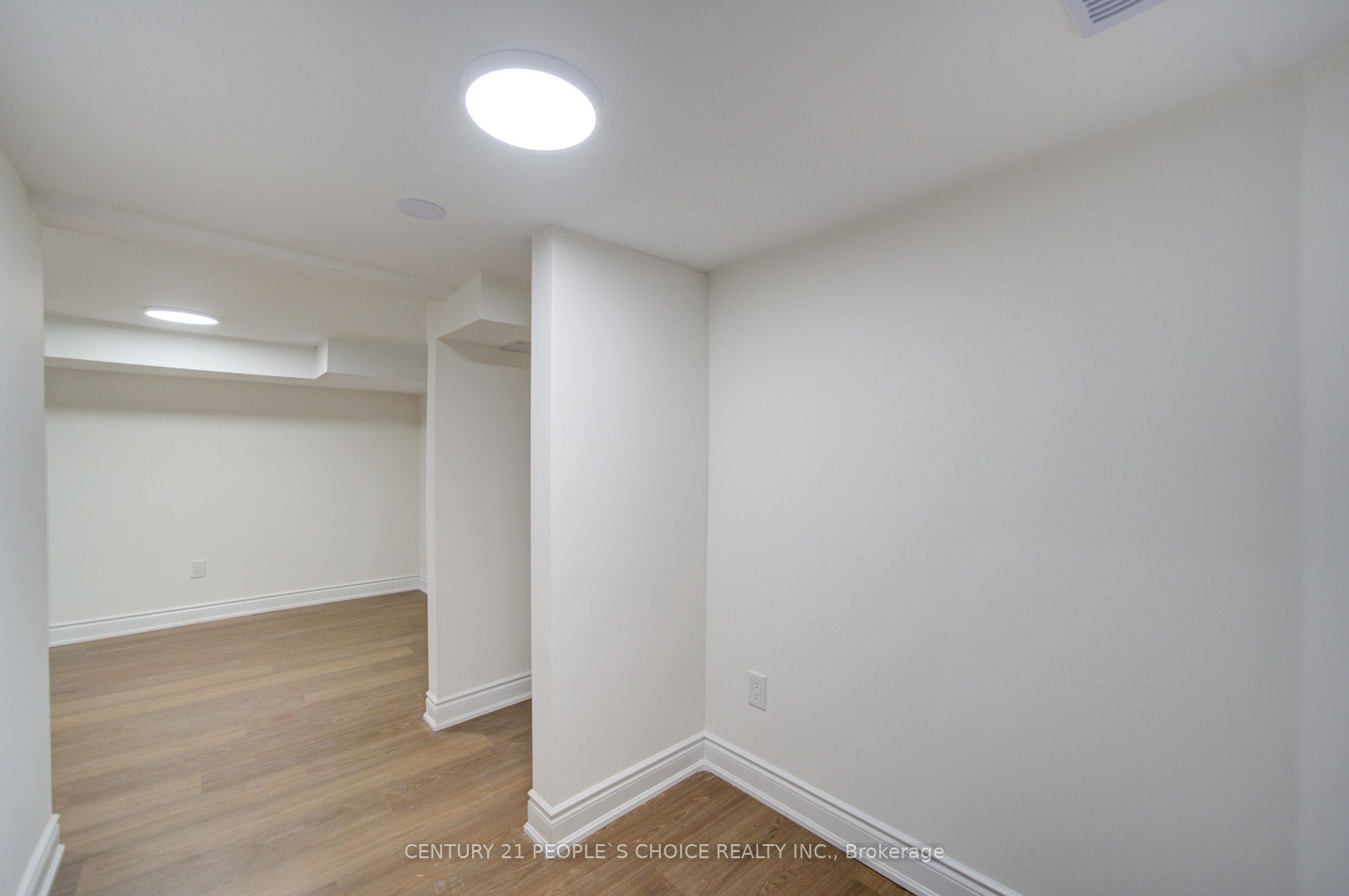 176 London Street S Property Photo 42