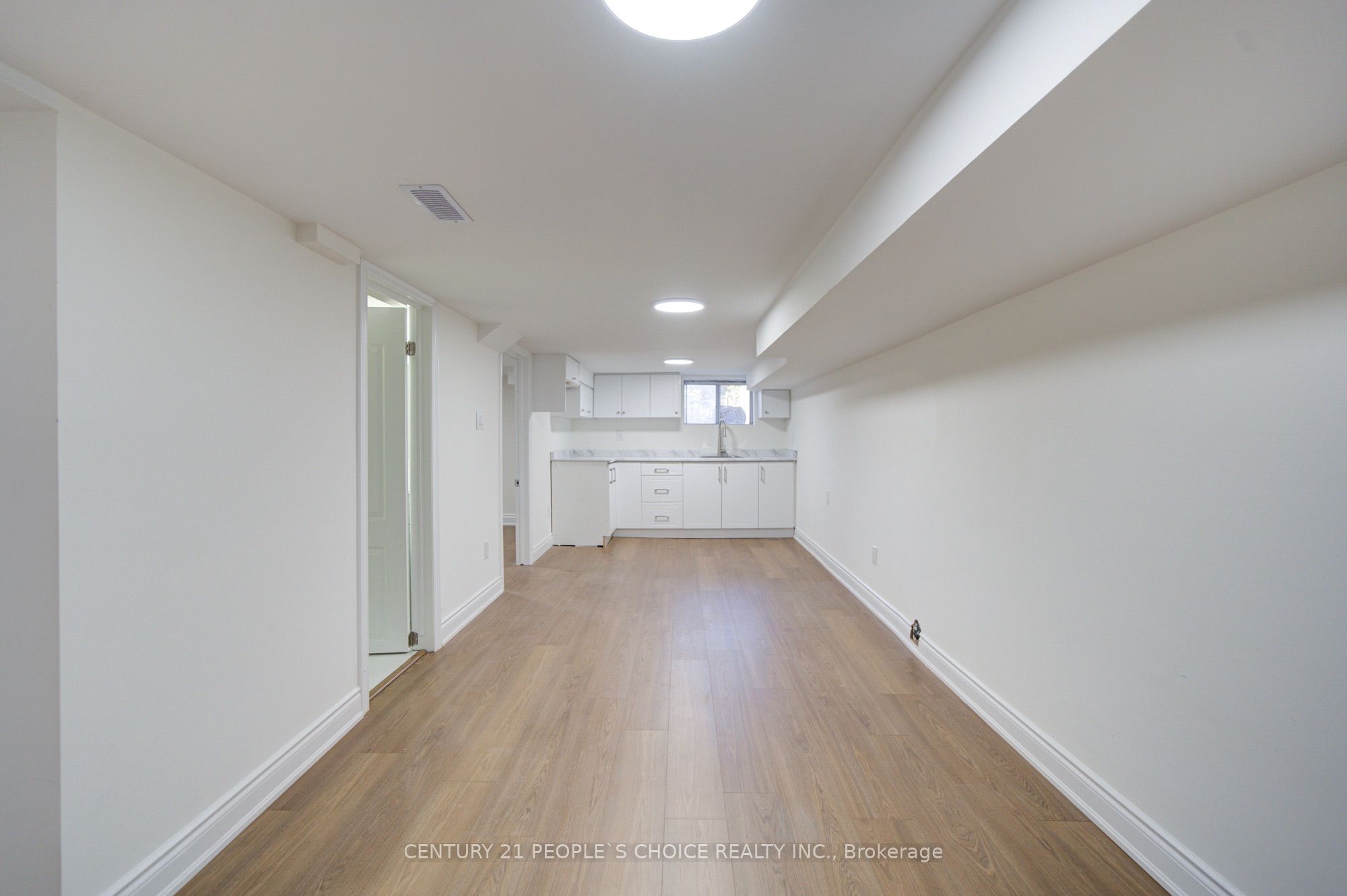 176 London Street S Property Photo 43