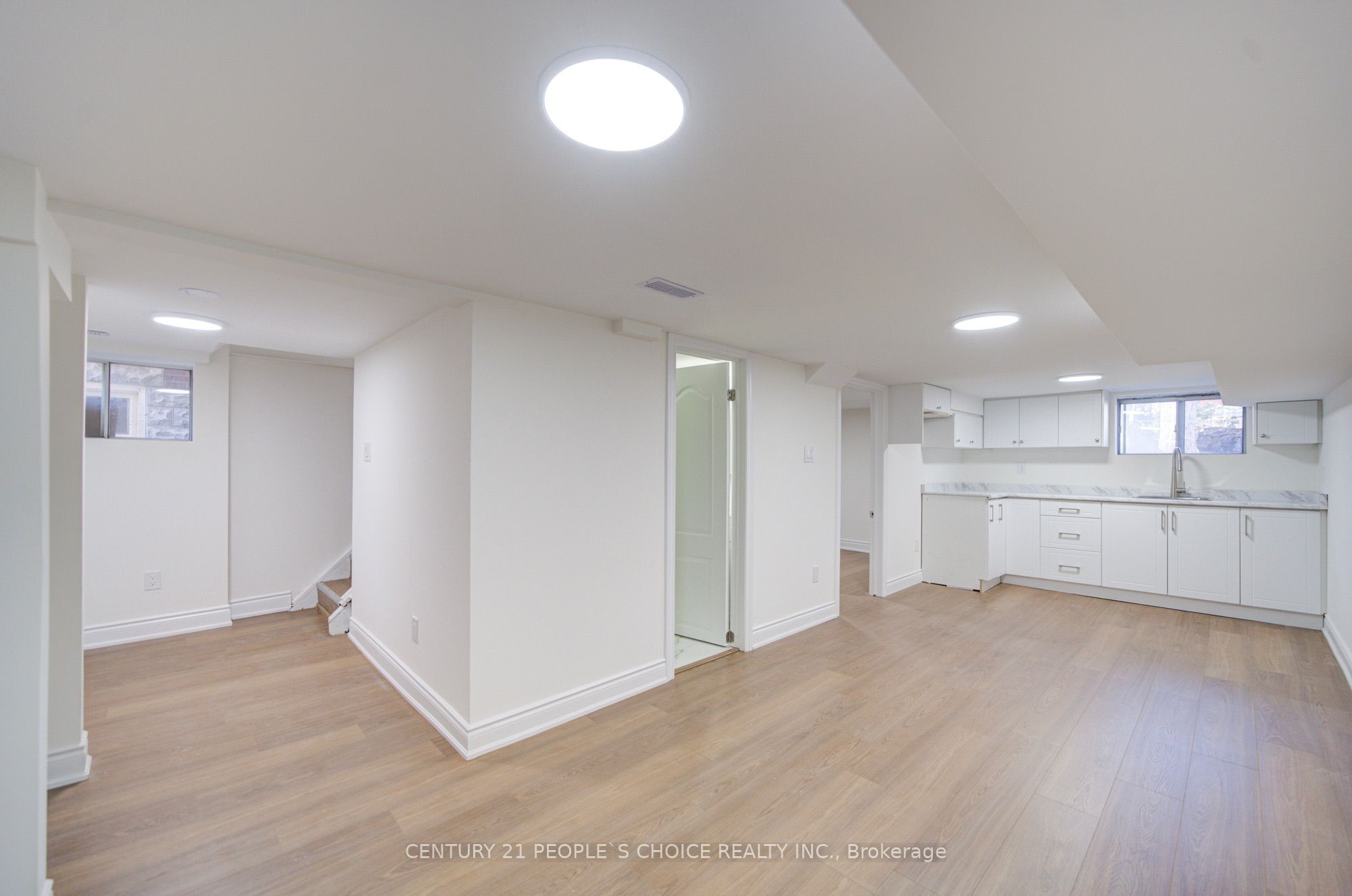 176 London Street S Property Photo 44