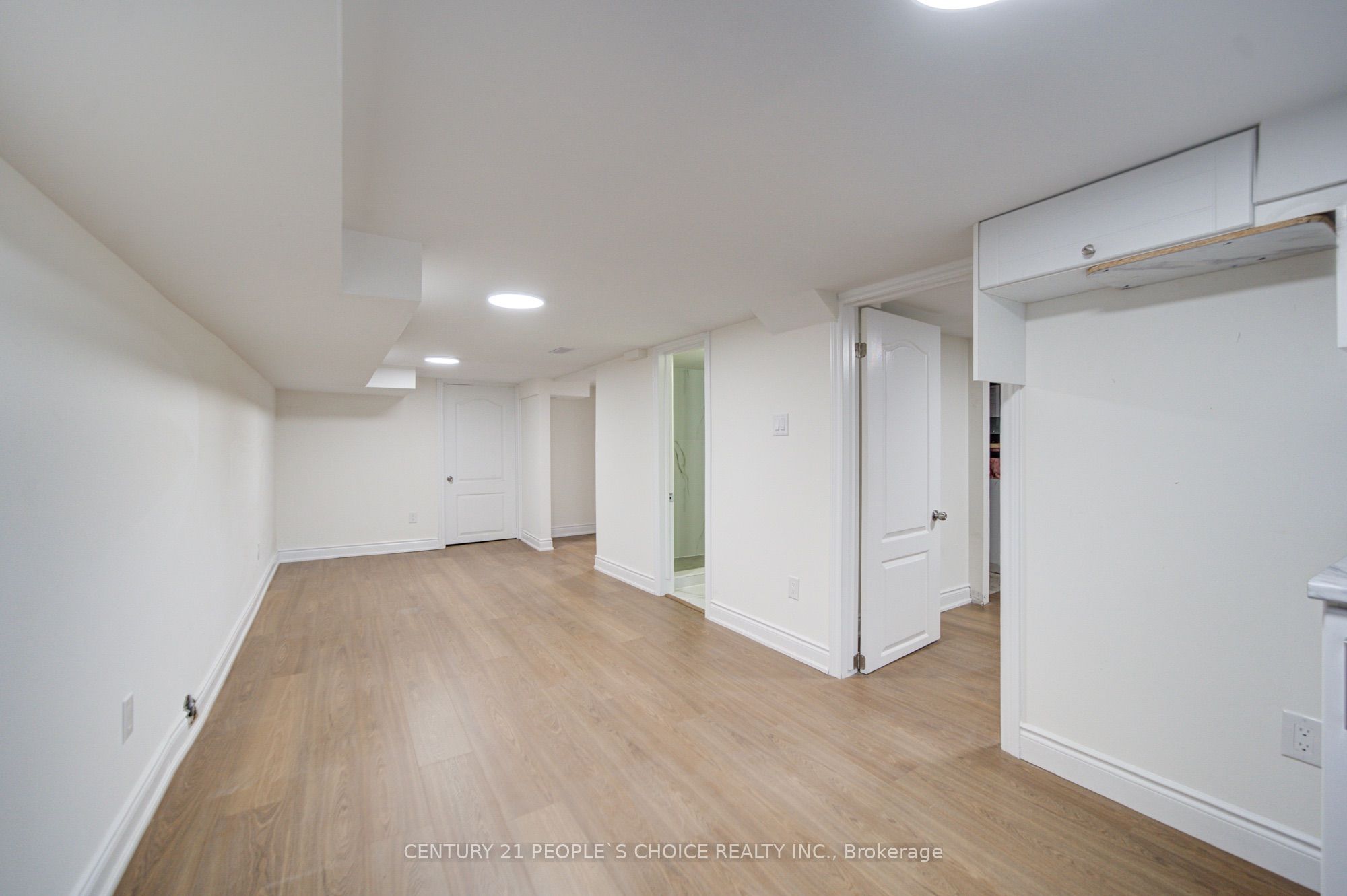 176 London Street S Property Photo 45