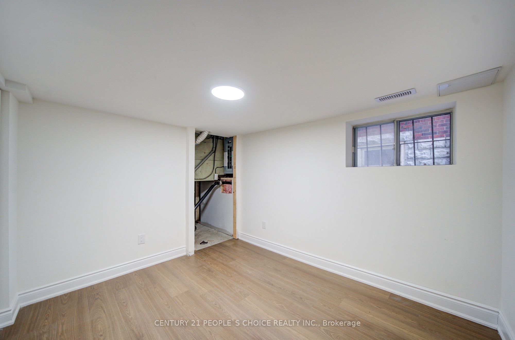 176 London Street S Property Photo 50