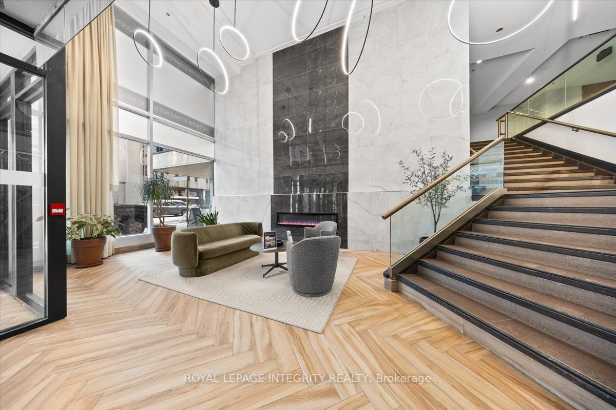 161 Laurier Avenue W 709 Property Photo 3