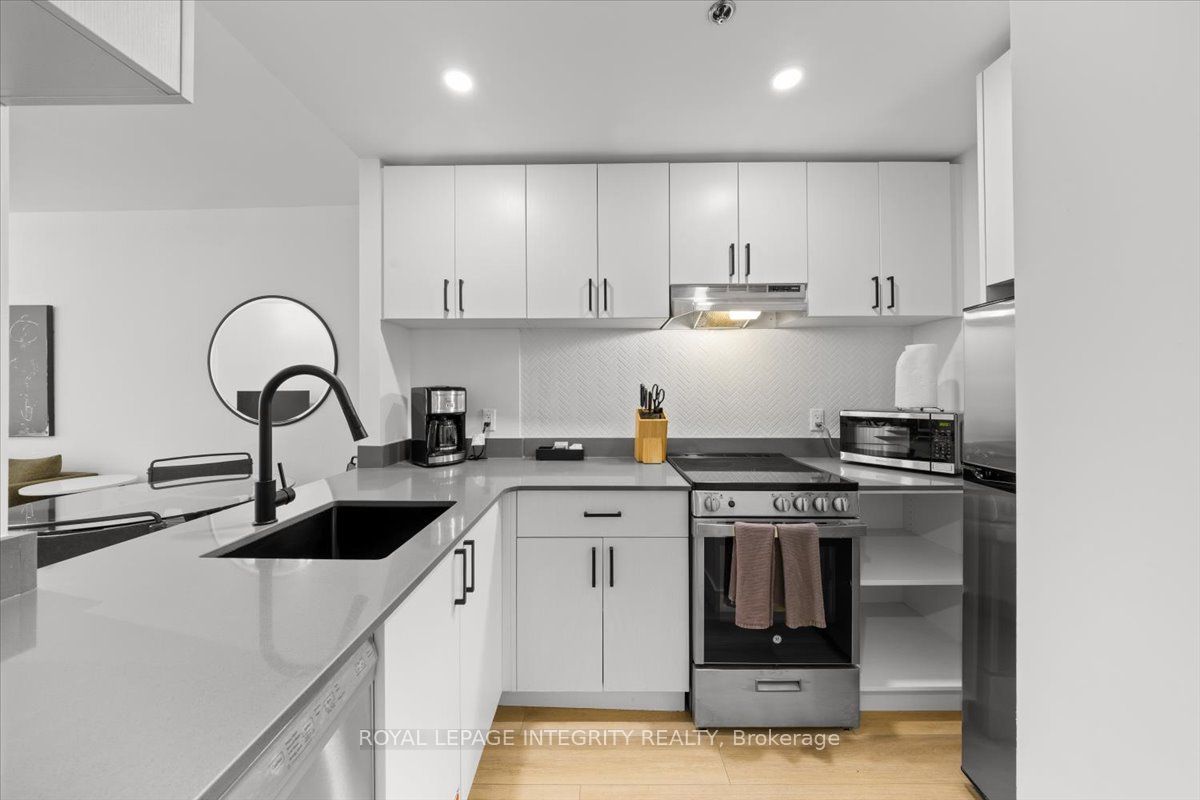 161 Laurier Avenue W 1104 Property Photo 1