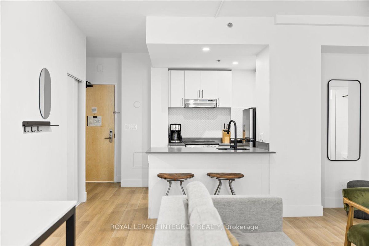 161 Laurier Avenue W 1104 Property Photo 6