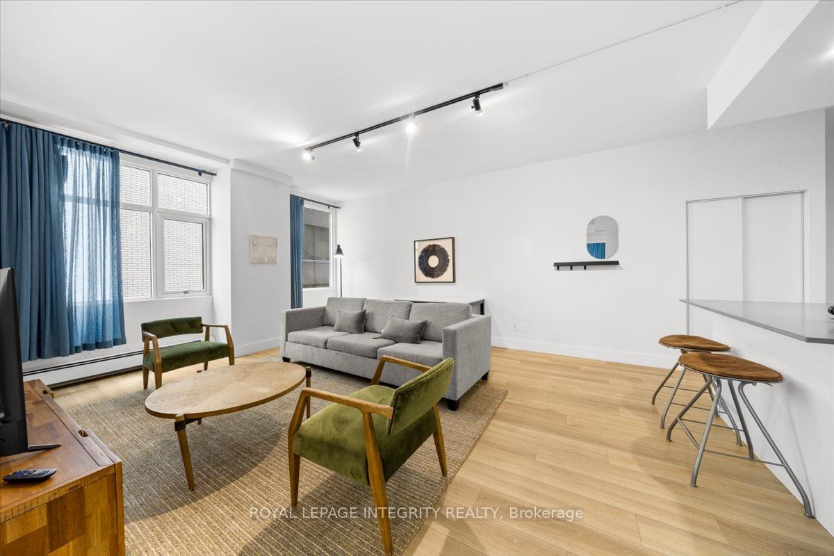 161 Laurier Avenue W 1311 Property Photo 1
