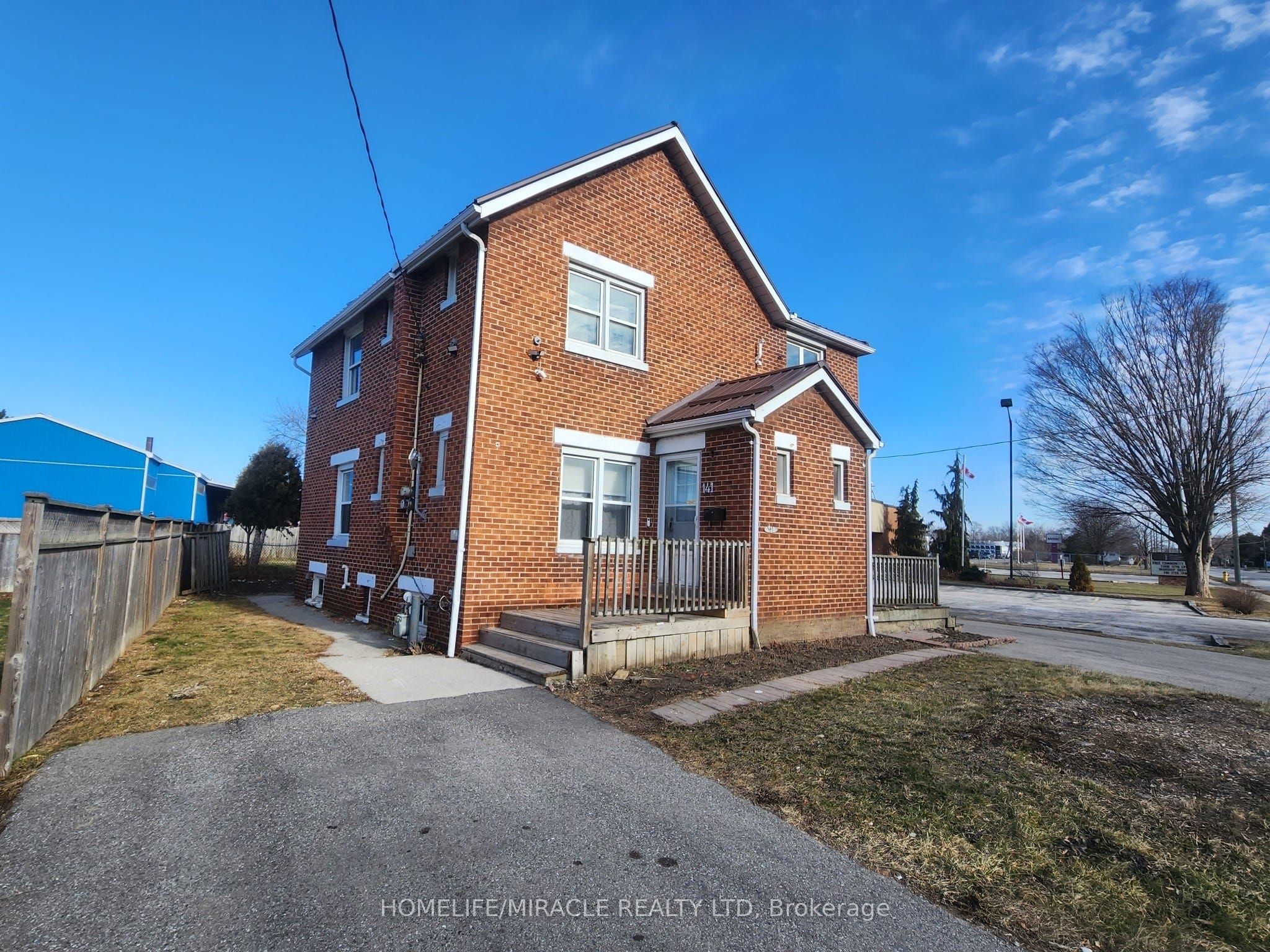 141 Park Avenue E 143 Property Photo 1