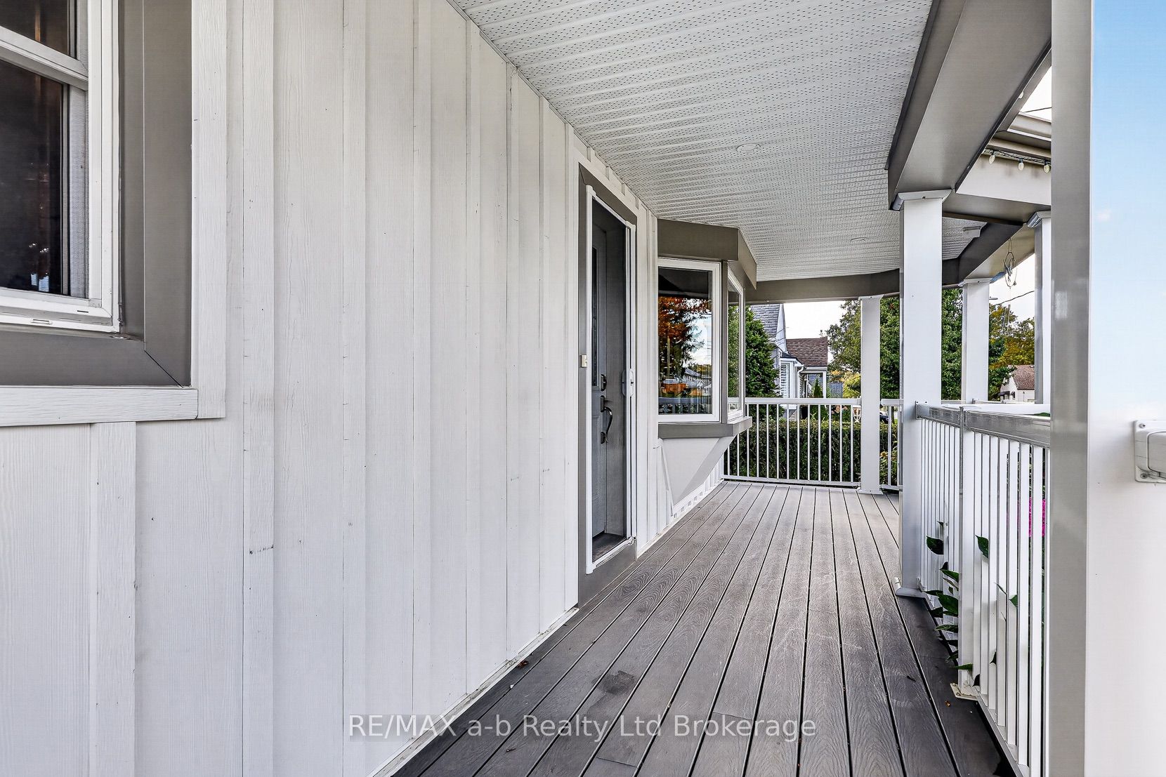 830 Maple Avenue Property Photo 5