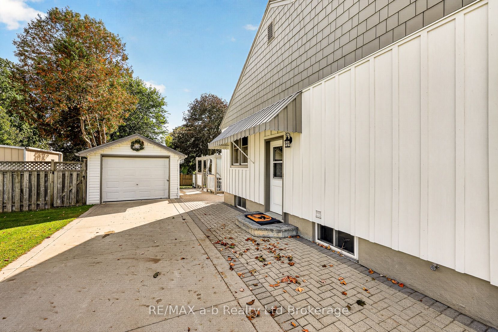 830 Maple Avenue Property Photo 8