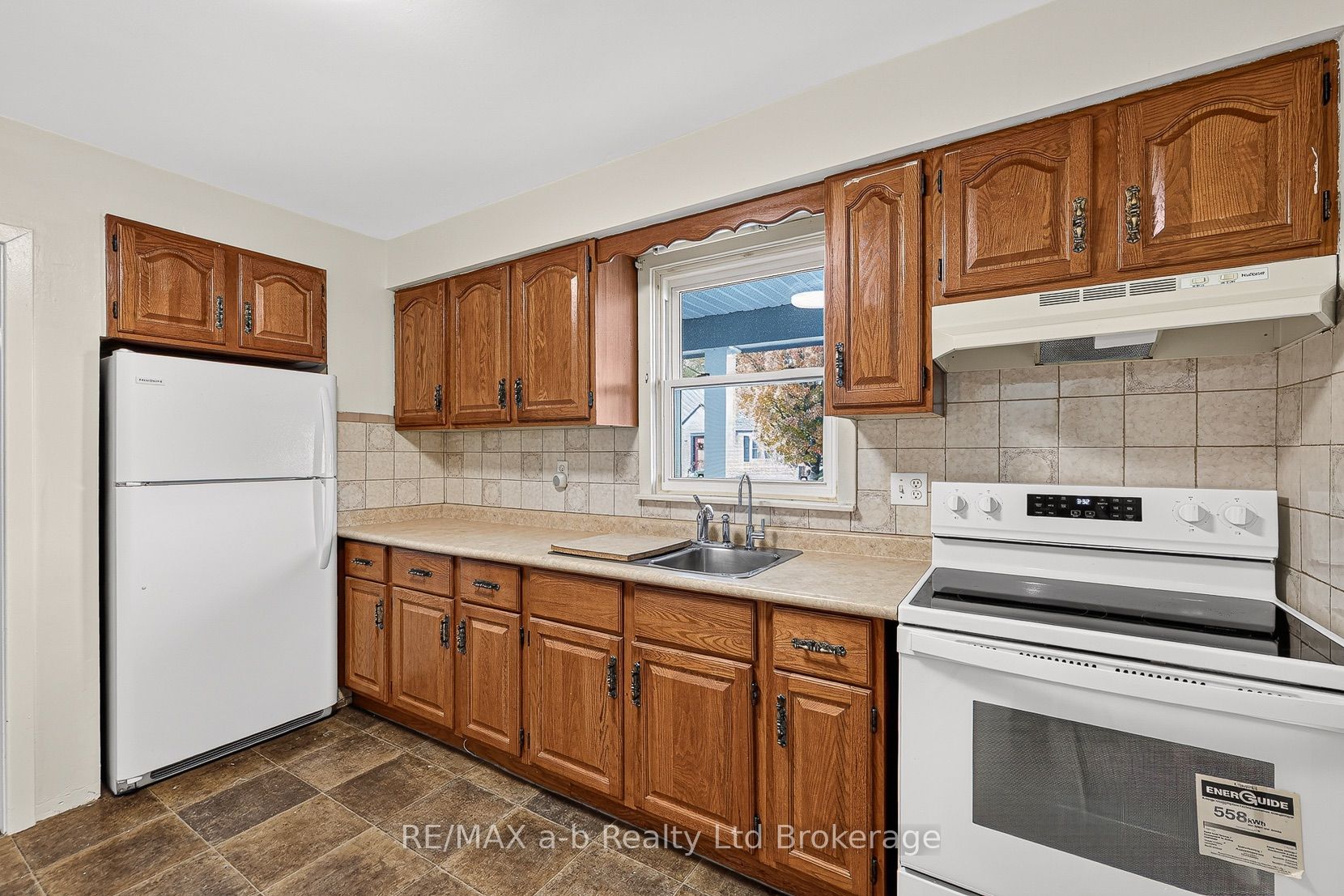 830 Maple Avenue Property Photo 13