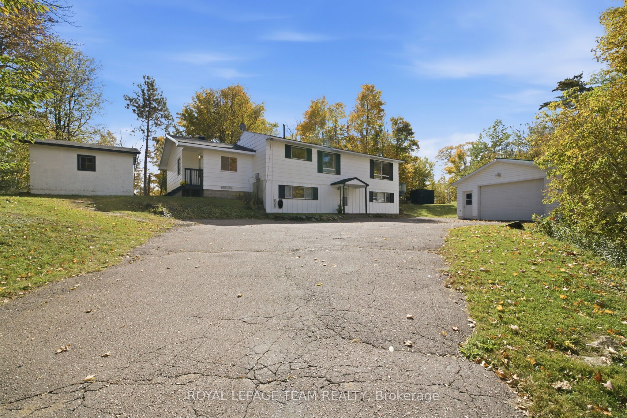 4775 Calabogie Road Property Photo 1