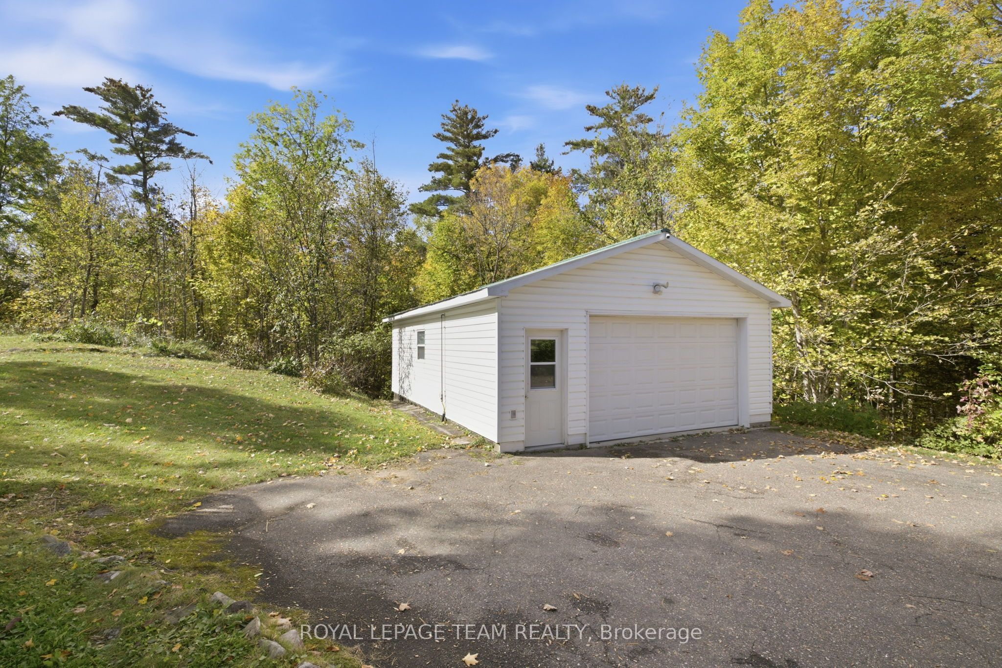 4775 Calabogie Road Property Photo 4