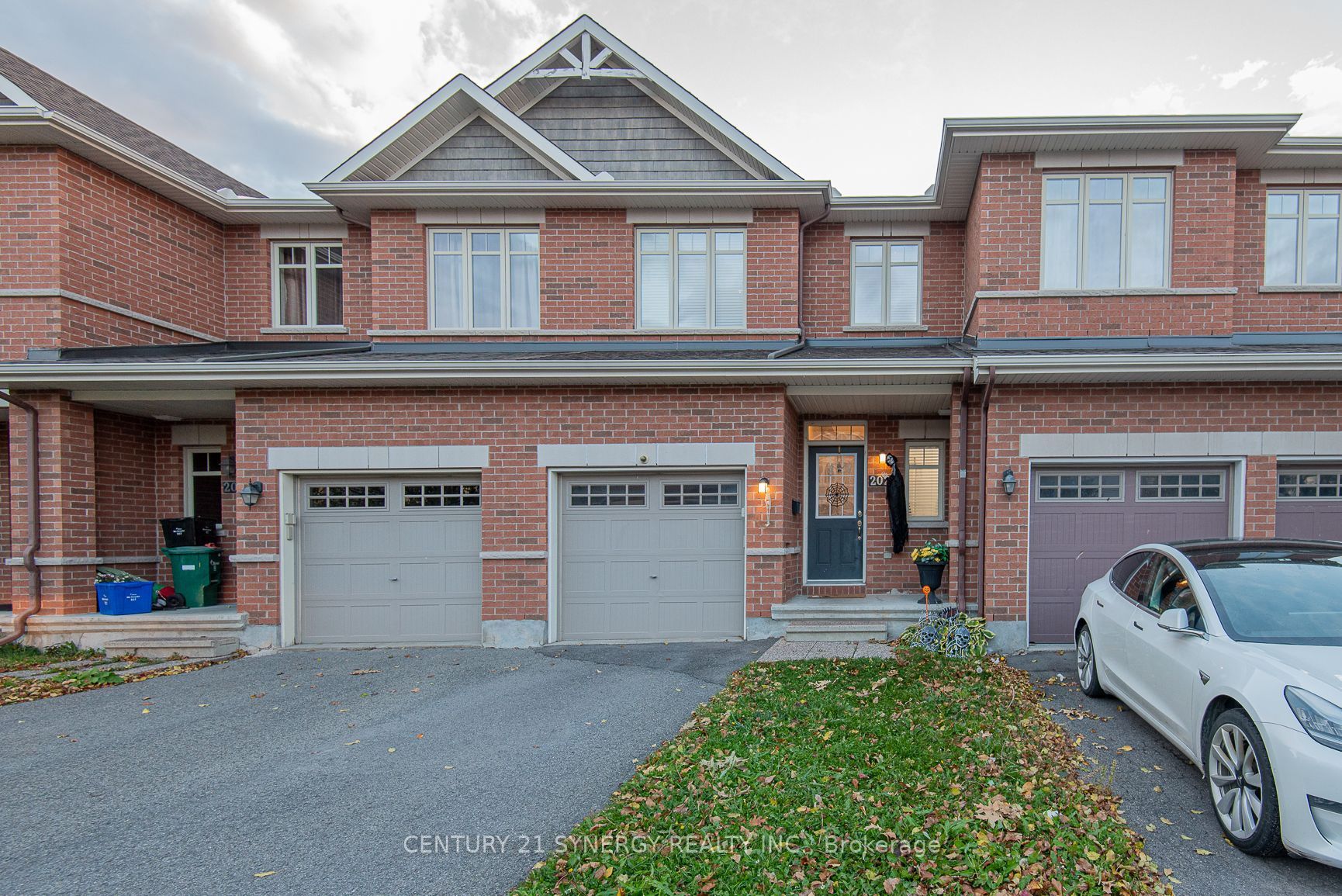 2025 Pennyroyal Crescent Property Photo 1