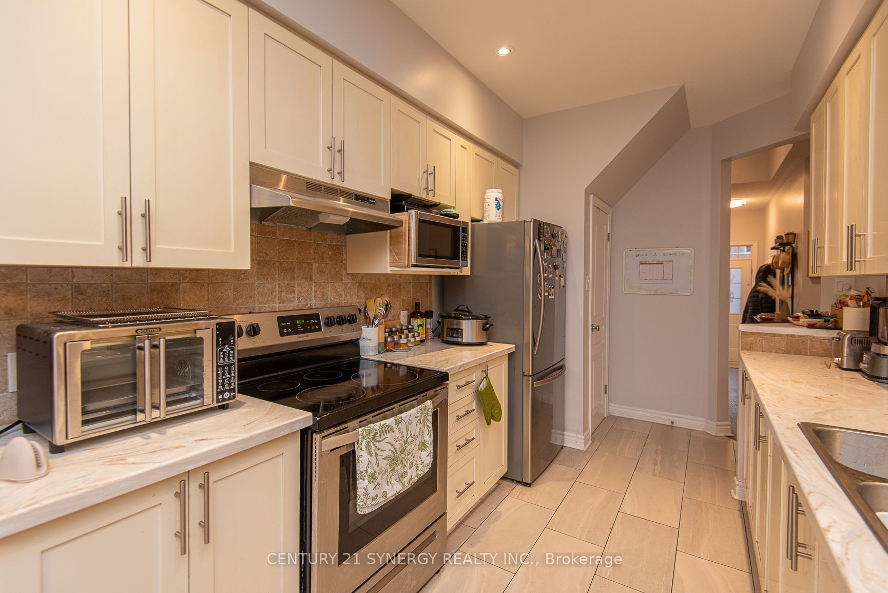 2025 Pennyroyal Crescent Property Photo 9