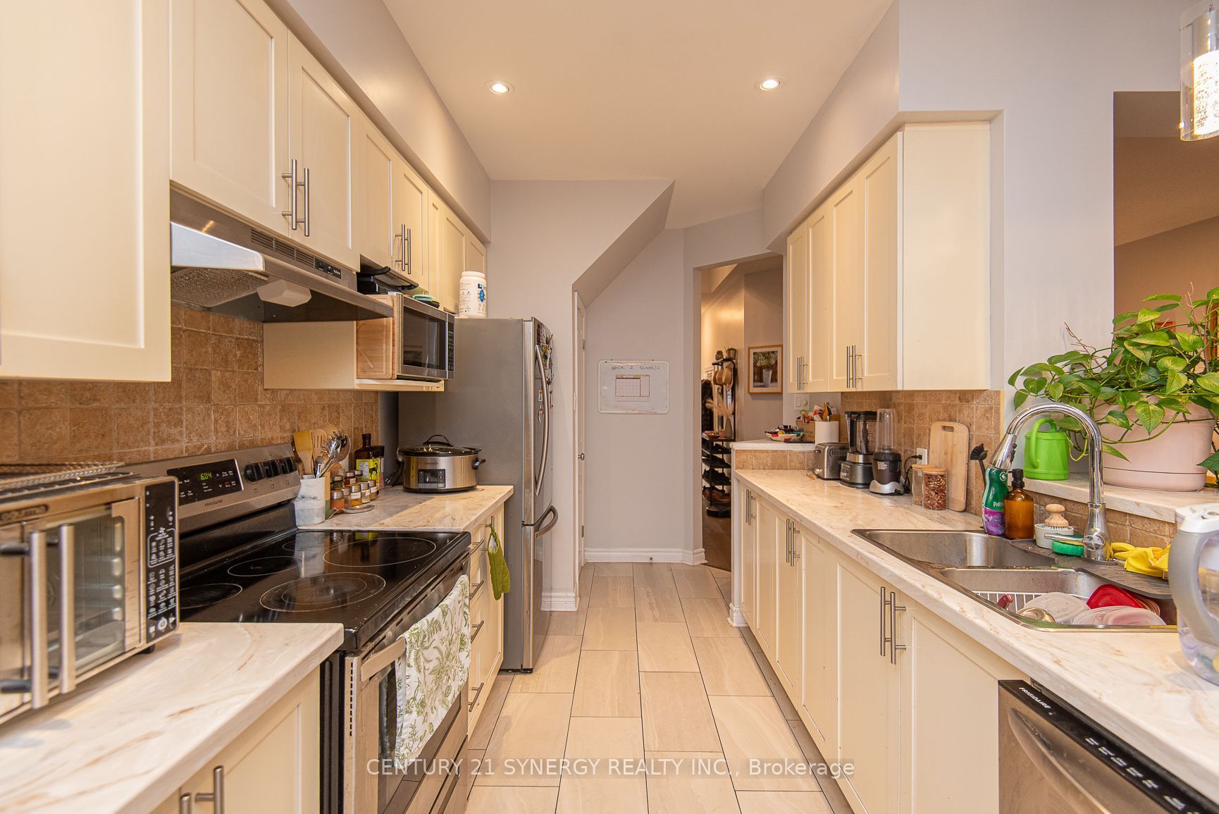 2025 Pennyroyal Crescent Property Photo 10