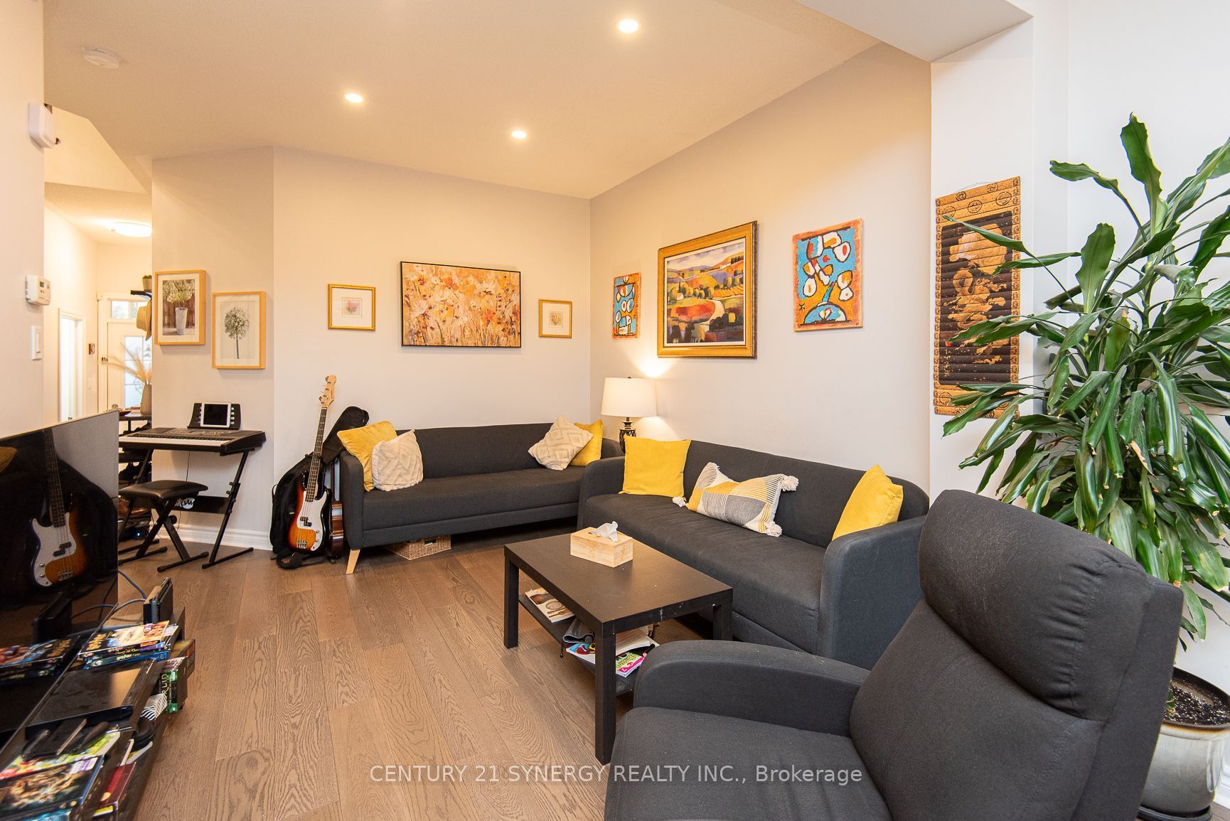 2025 Pennyroyal Crescent Property Photo 13