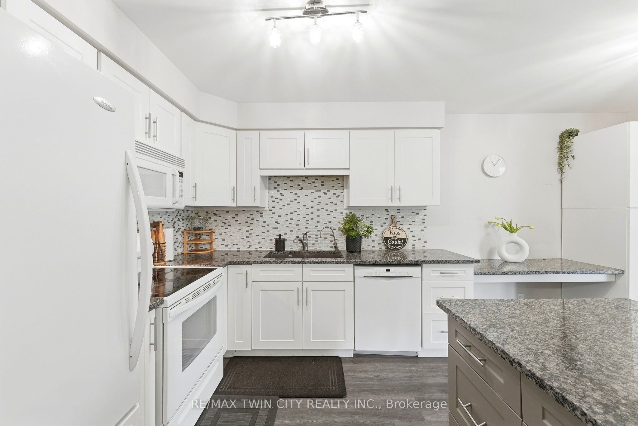 283 Fennel Street Property Photo 12