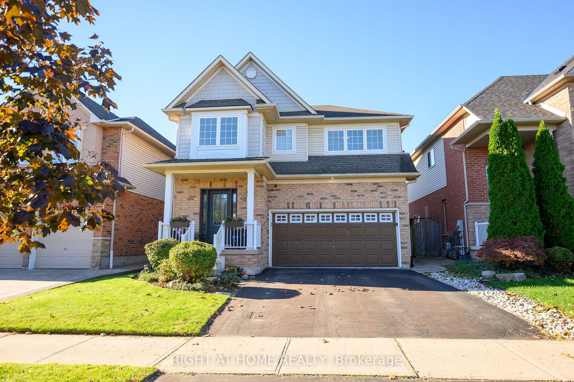 54 Vinifera Drive Property Photo 2