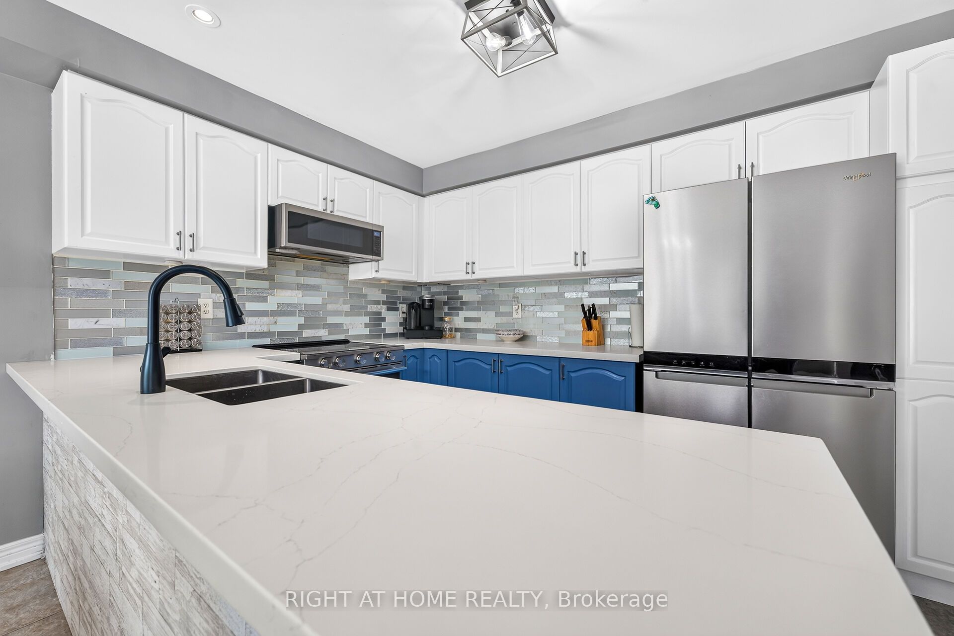 54 Vinifera Drive Property Photo 7