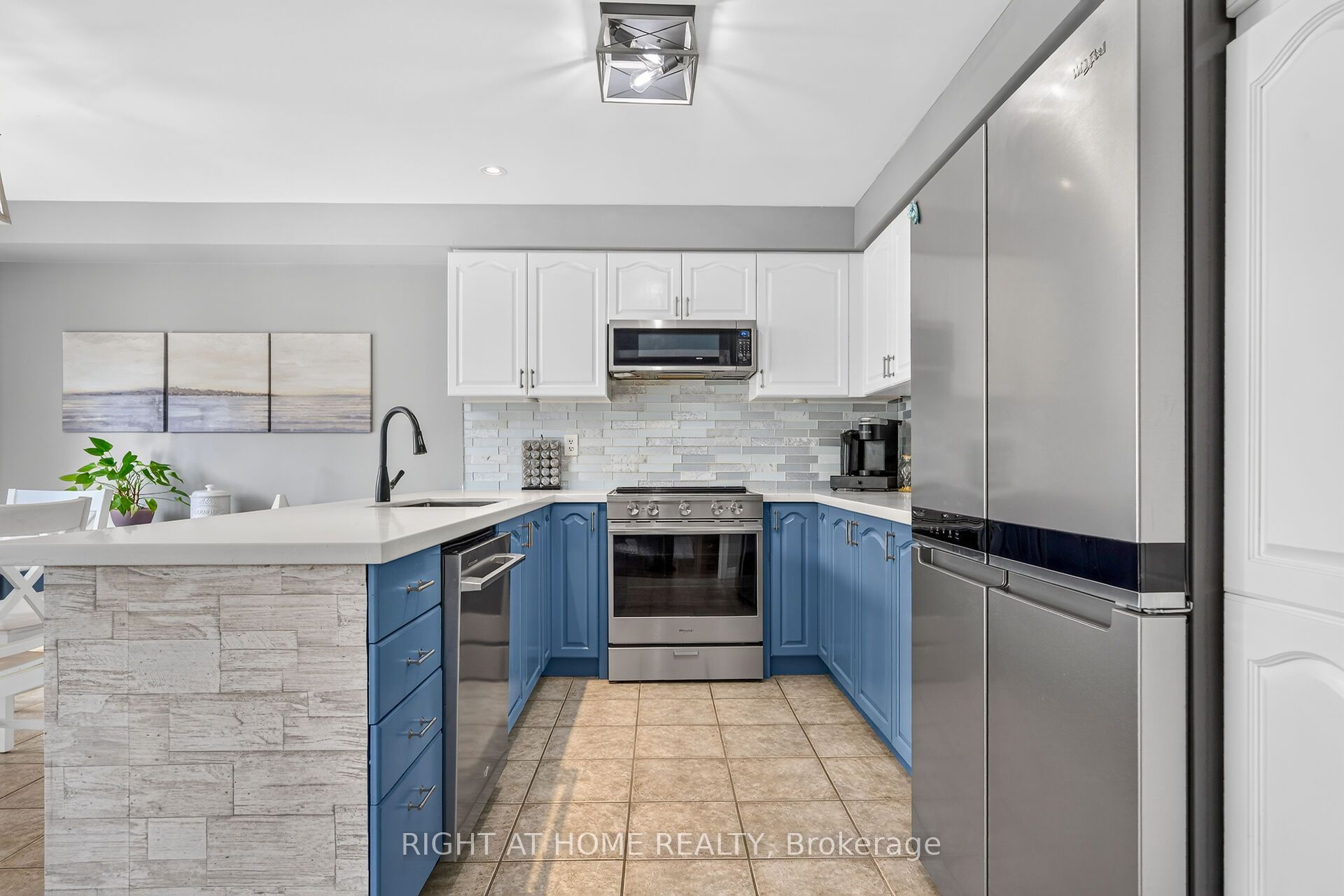 54 Vinifera Drive Property Photo 8
