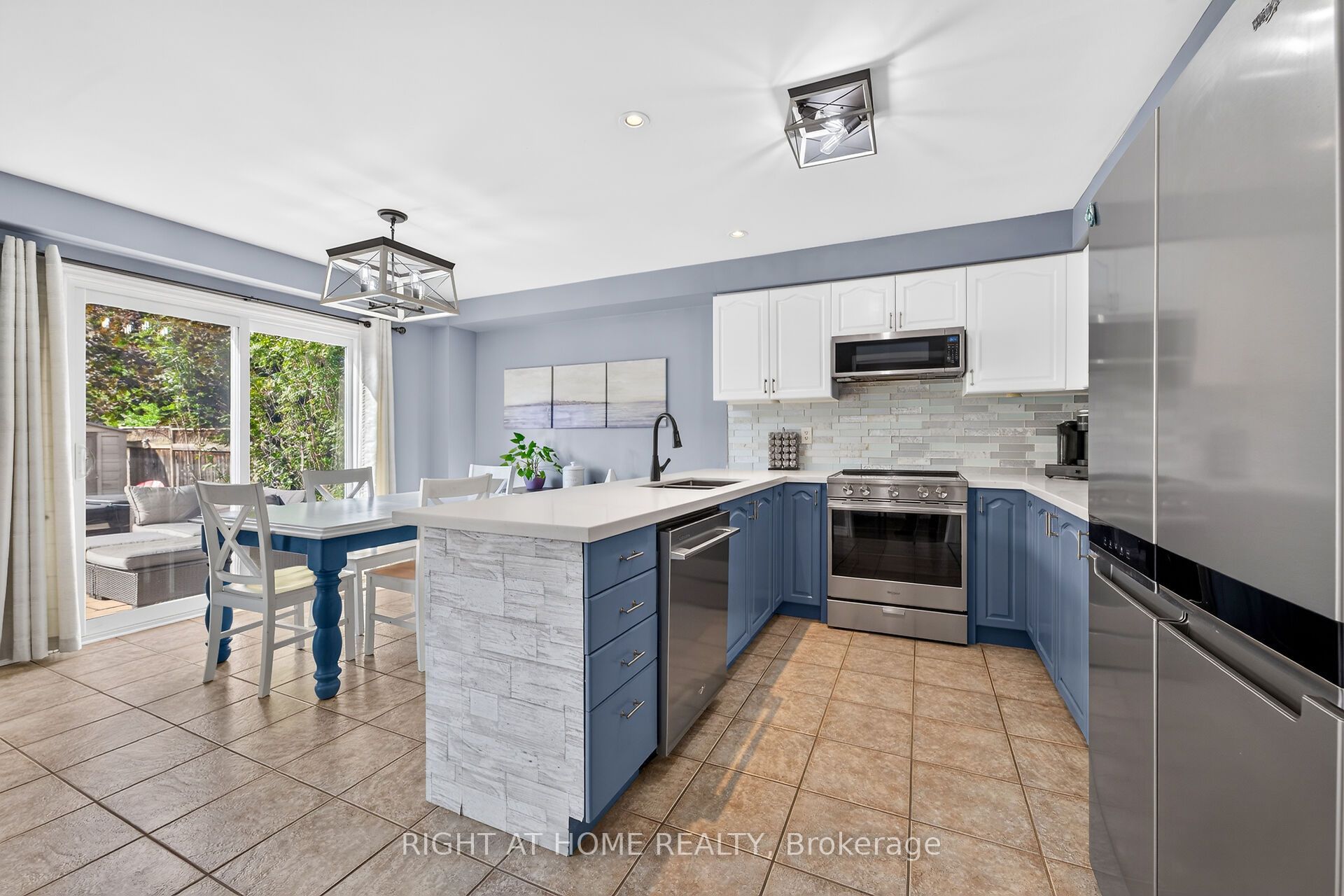 54 Vinifera Drive Property Photo 11