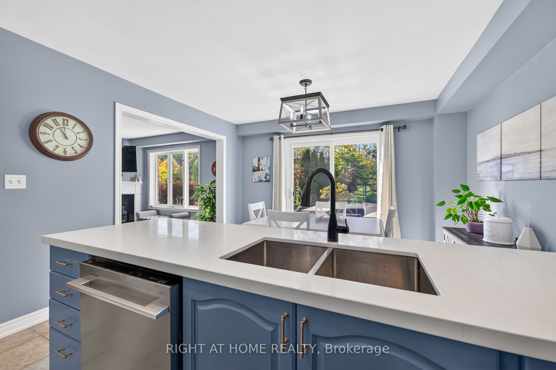 54 Vinifera Drive Property Photo 12