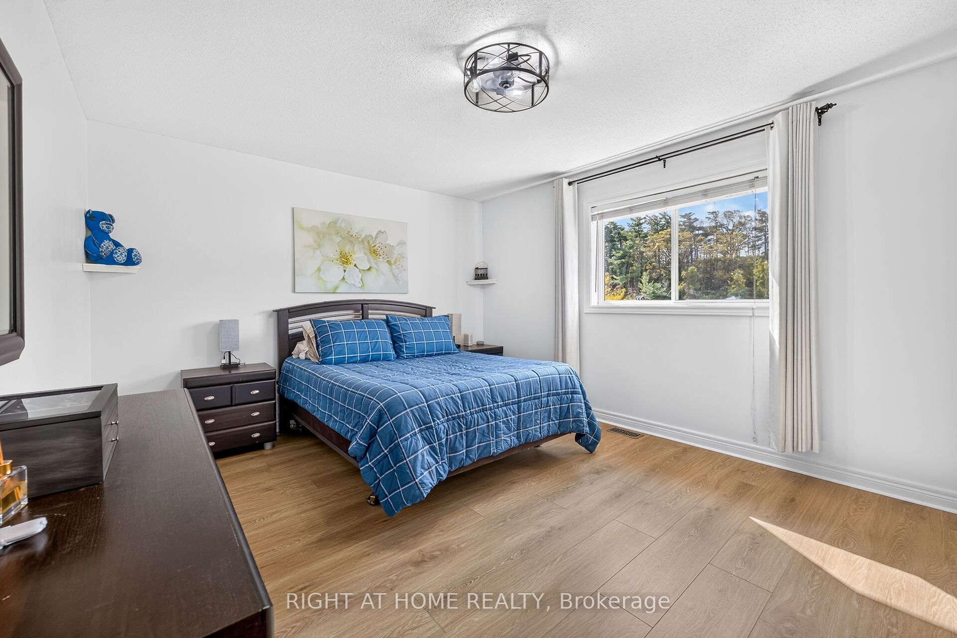 54 Vinifera Drive Property Photo 18