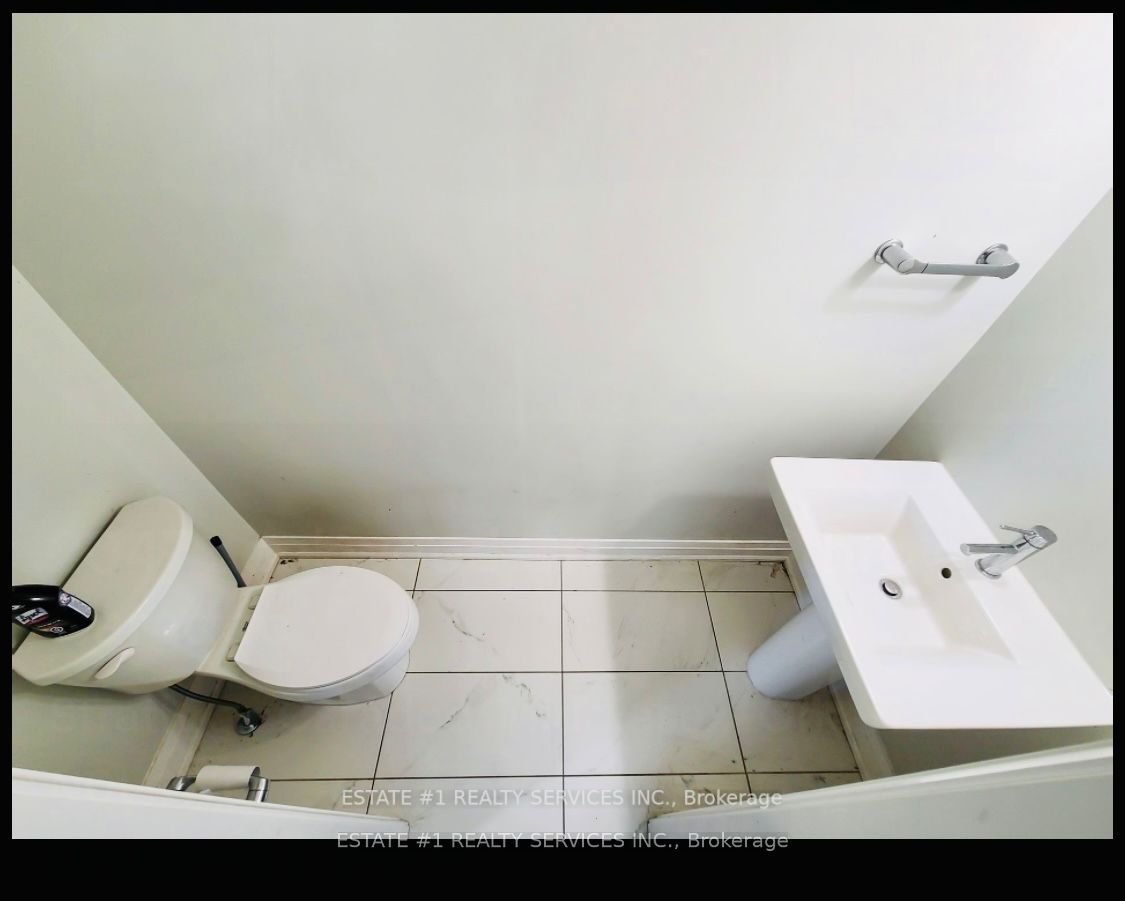 2047 Lockwood Crescent Property Photo 10
