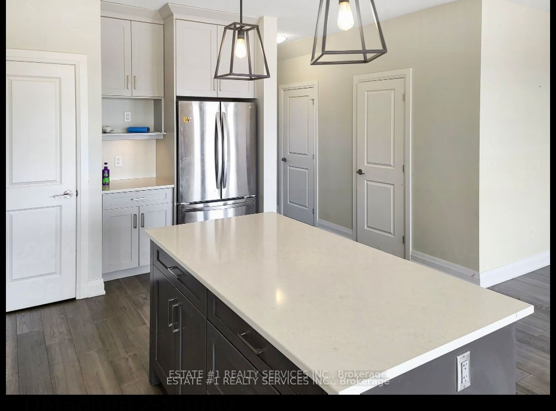 2047 Lockwood Crescent Property Photo 15