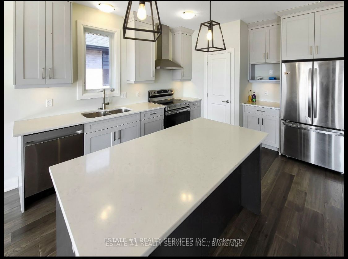 2047 Lockwood Crescent Property Photo 17
