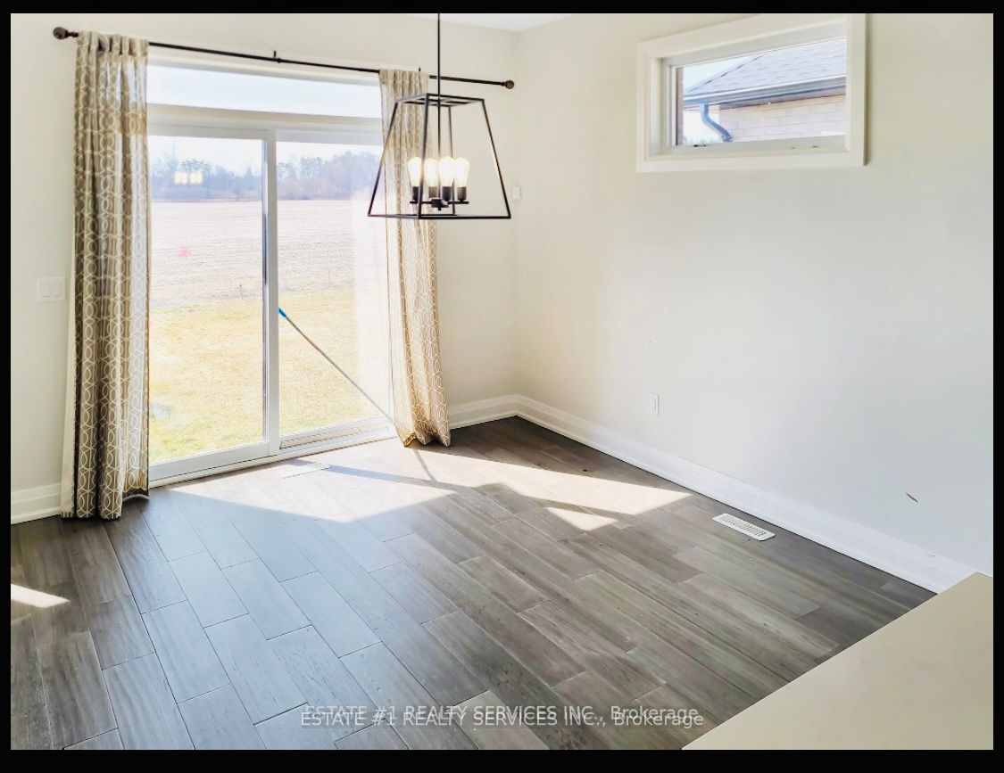 2047 Lockwood Crescent Property Photo 18