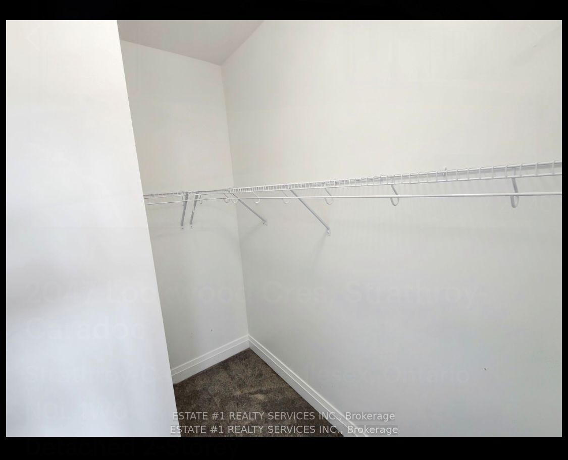 2047 Lockwood Crescent Property Photo 25