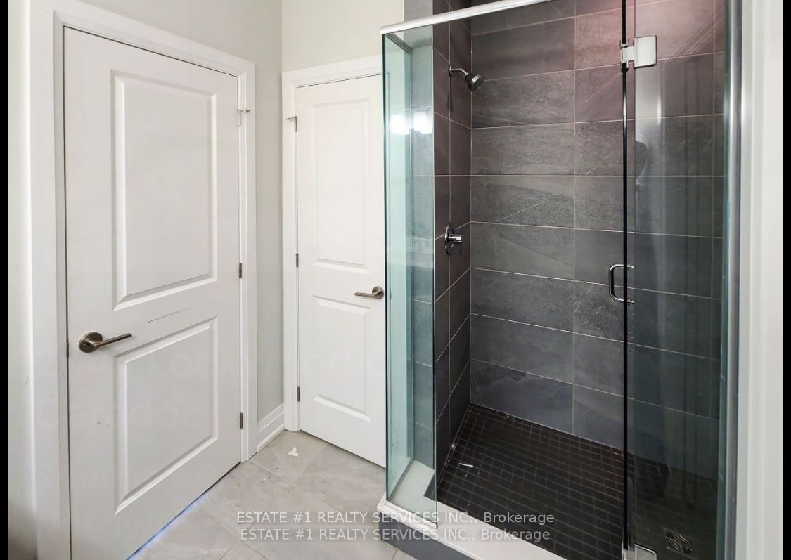 2047 Lockwood Crescent Property Photo 27