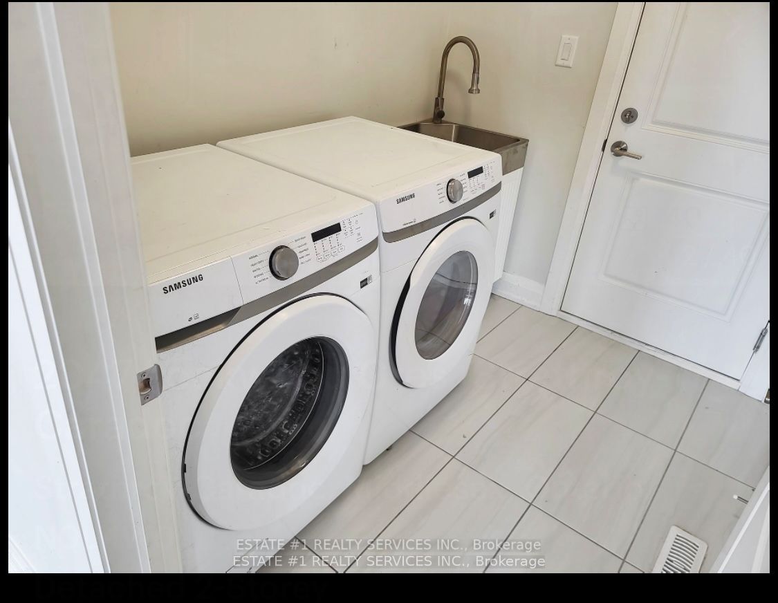 2047 Lockwood Crescent Property Photo 28