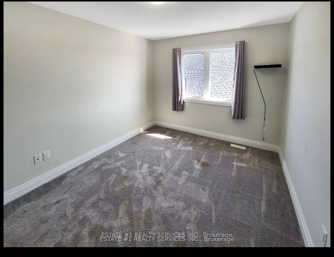 2047 Lockwood Crescent Property Photo 34