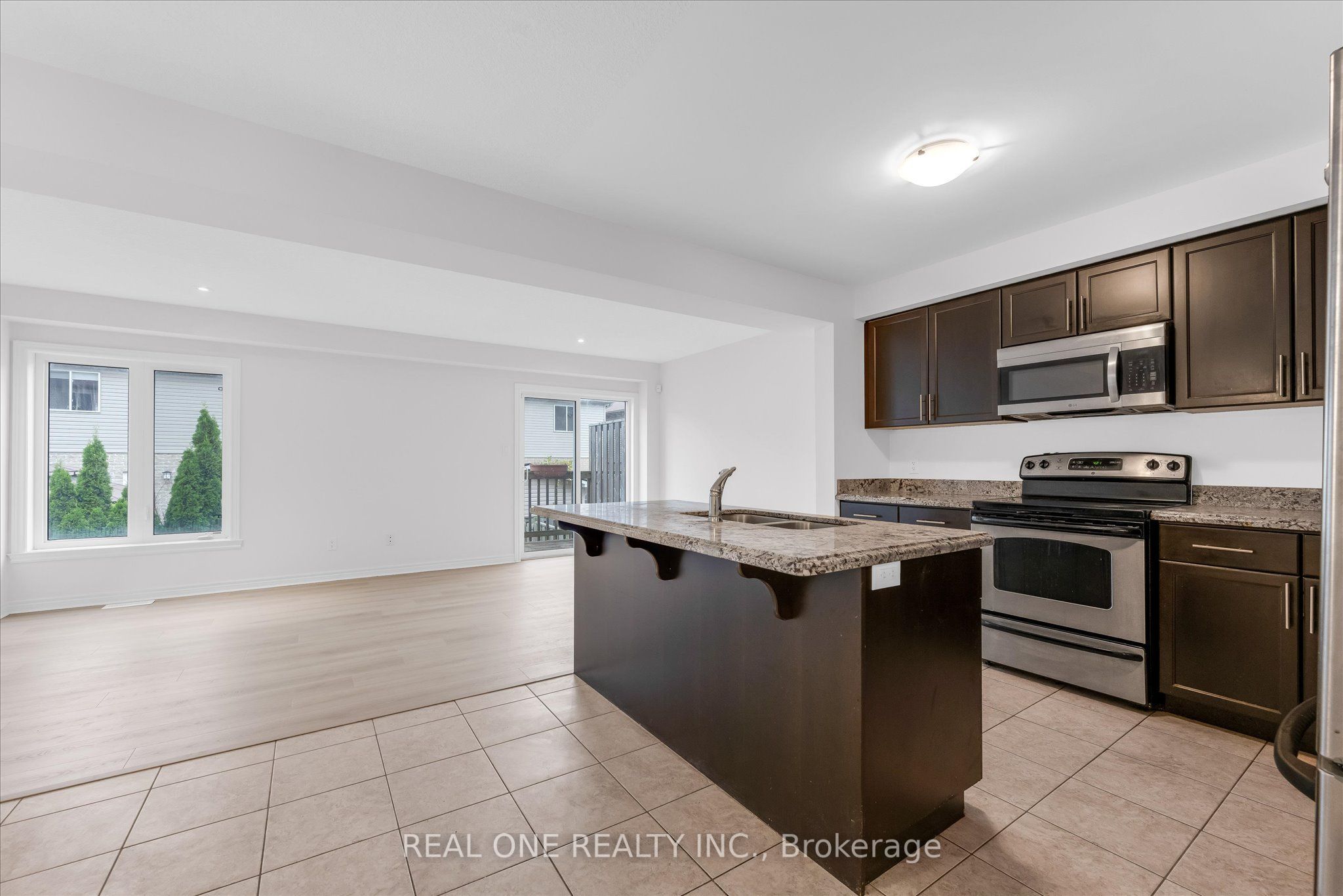 70 Highgate Drive 19 Property Photo 4