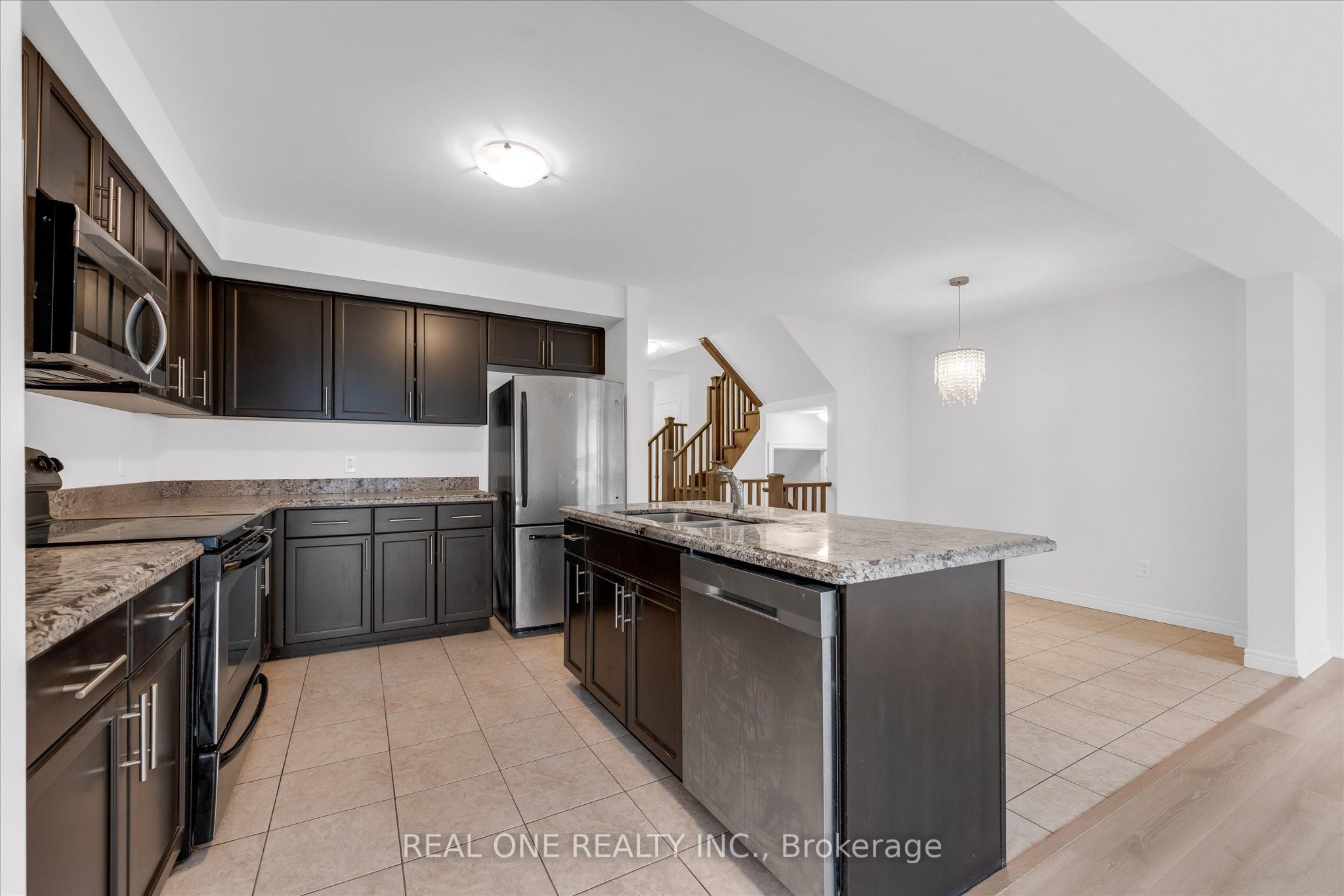 70 Highgate Drive 19 Property Photo 6