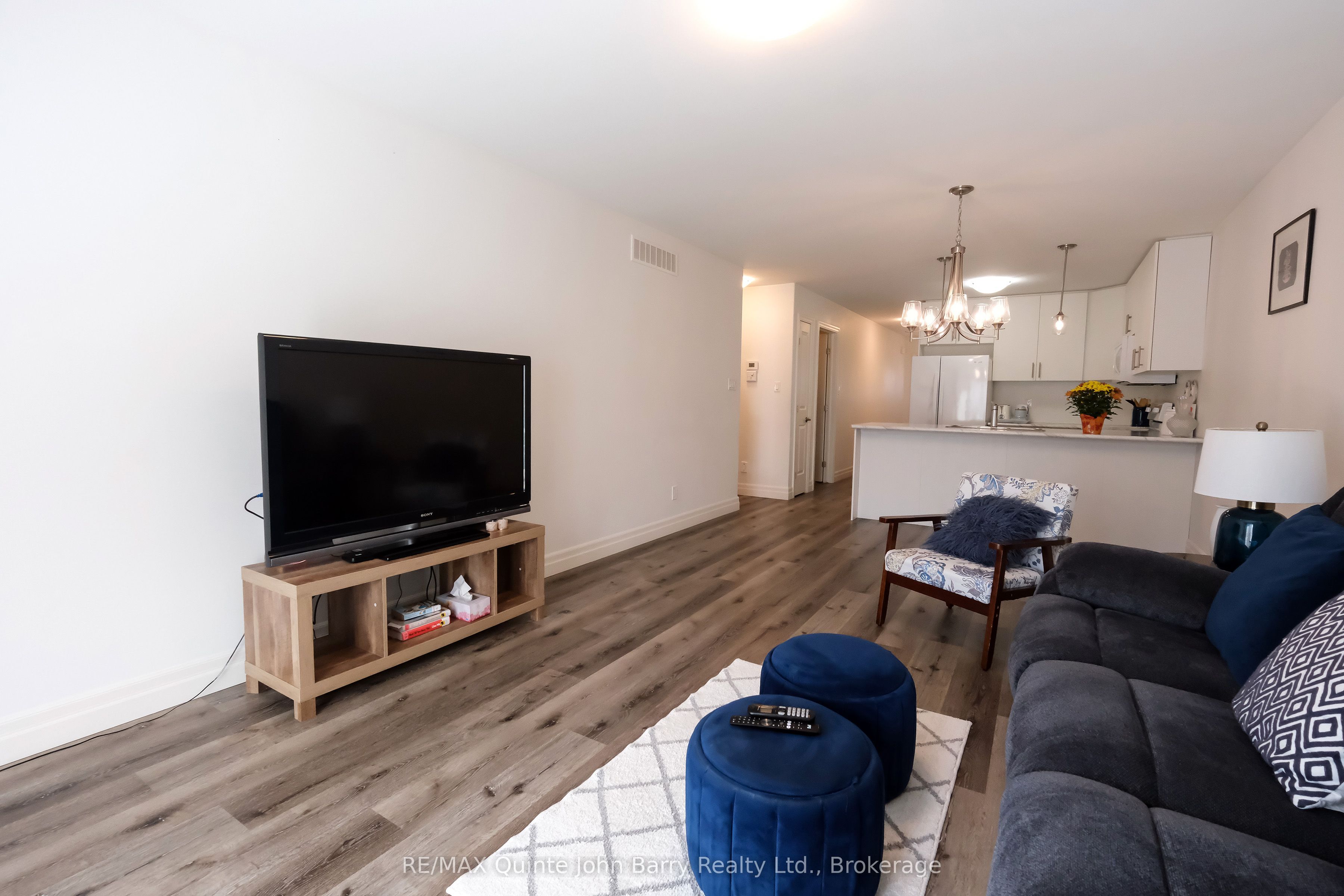 25 Hillside Meadow Drive Property Photo 11
